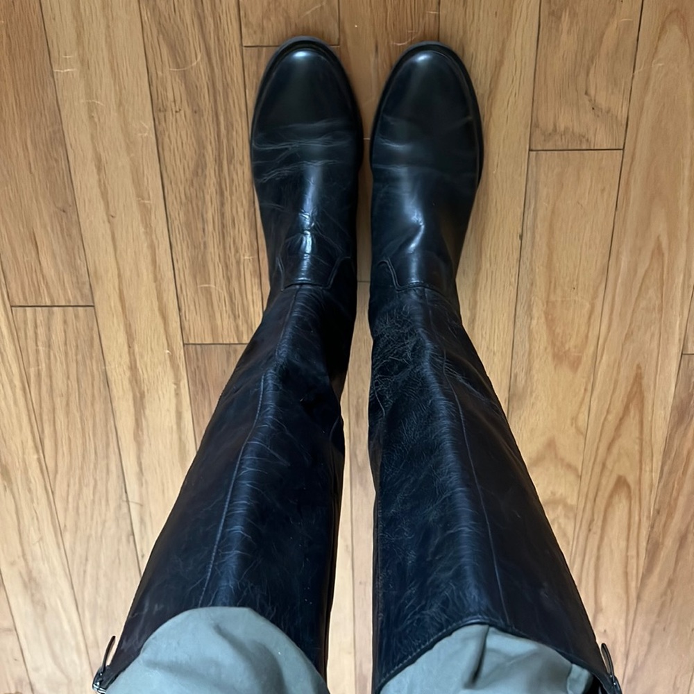Leather boots by Enzo Angiolini
